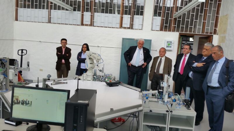 El Consejo Superior visitó  los laboratorios de UNIAGRARIA