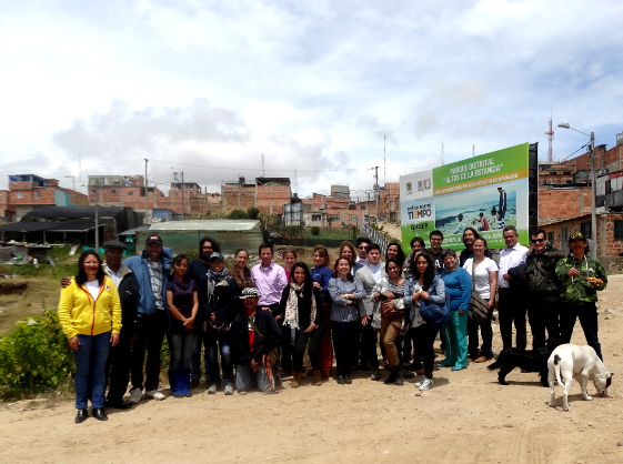 UNIAGRARIA, compartió con la comunidad en Altos de la Estancia en Ciudad Bolívar en una sesión más de las Madrugadas Rurales