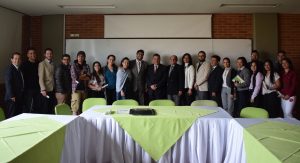 Estudiantes reciben Becas de Excelencia