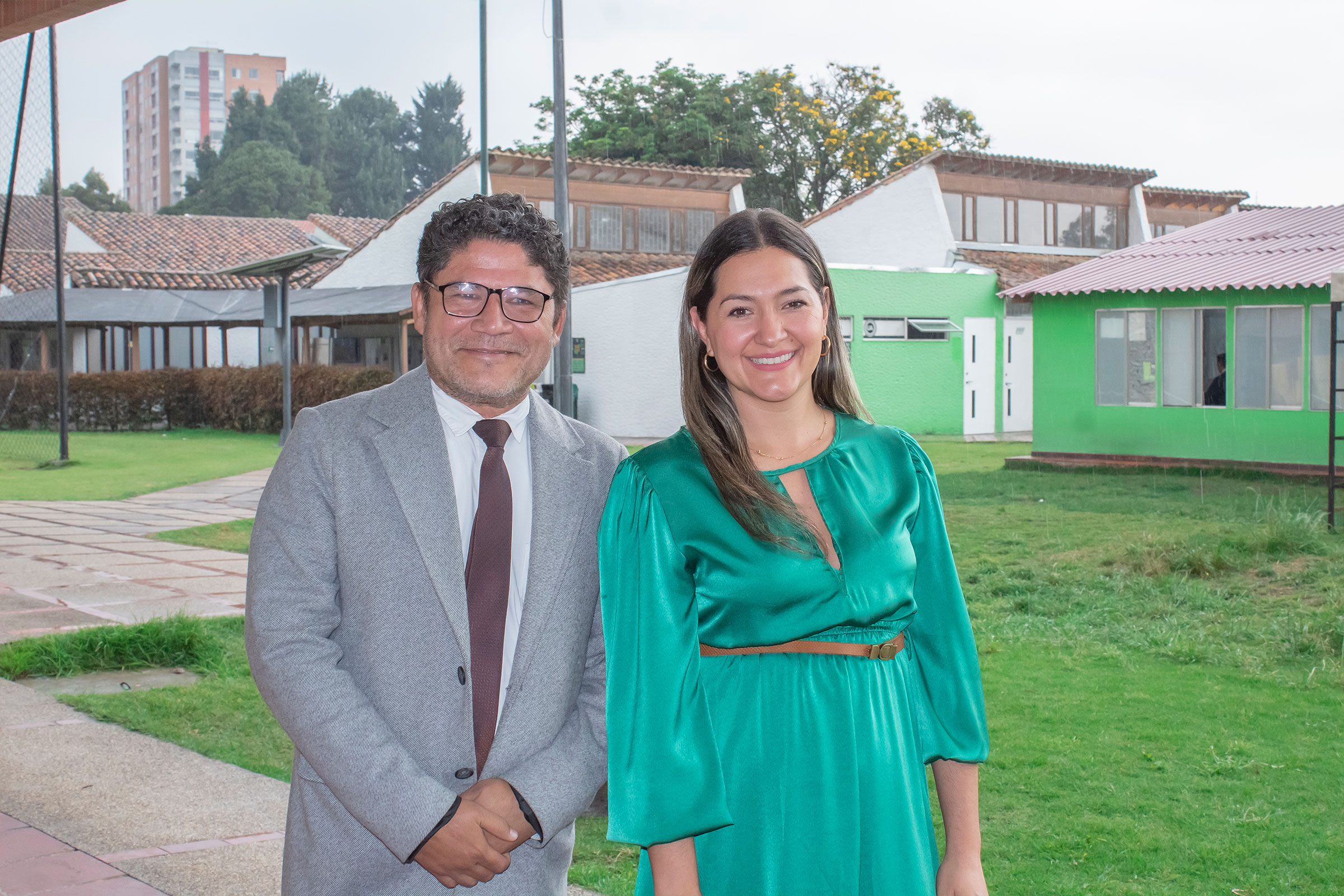 La Facultad de Ciencias Jurídicas y Sociales le da la bienvenida a Dra. Ingrid y el Dr. Johnny