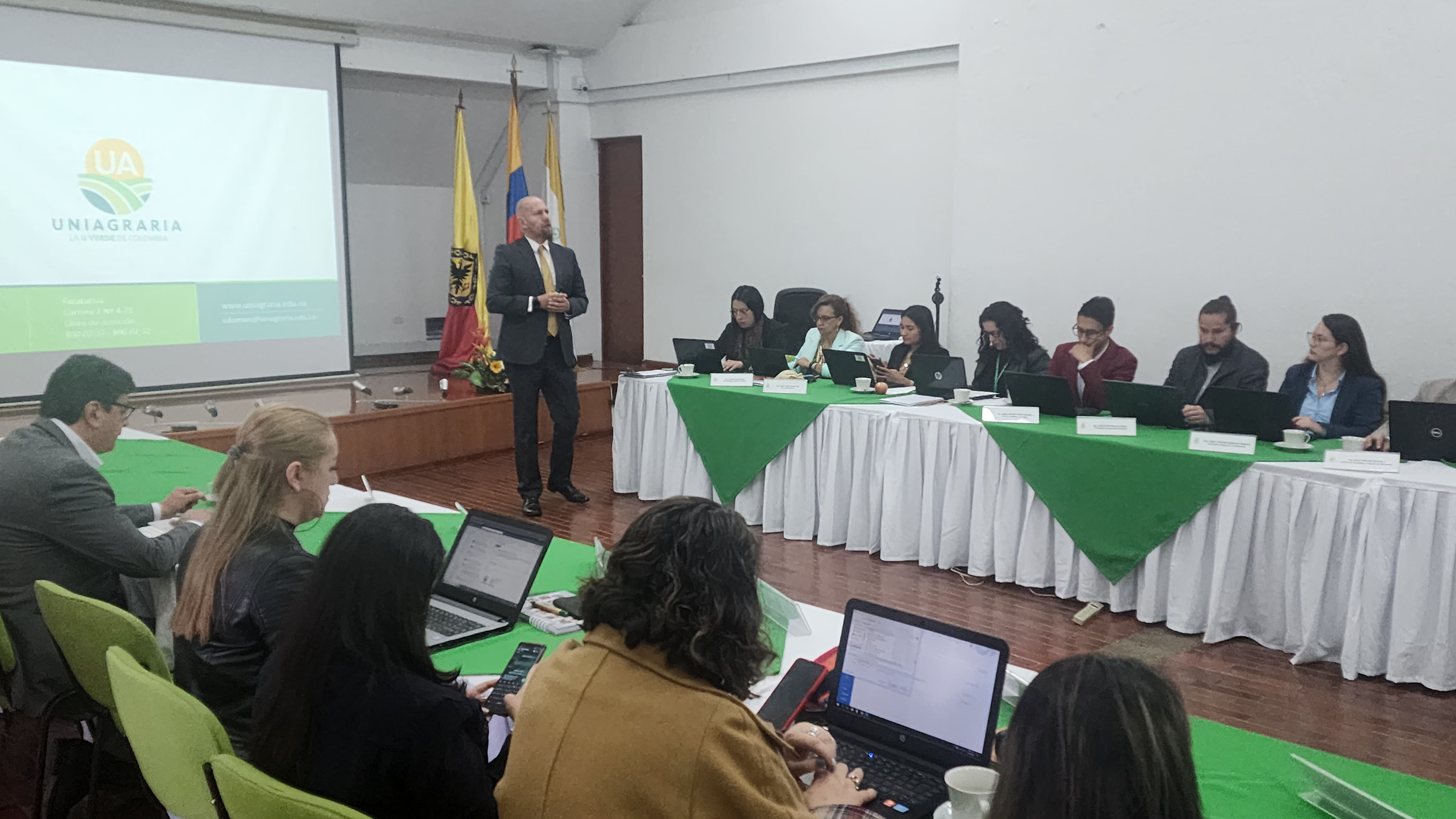 Uniagraria recibe la Visita de Evaluación Externa para la Renovación de la Acreditación de Alta Calidad del Programa de Ingeniería de Alimentos