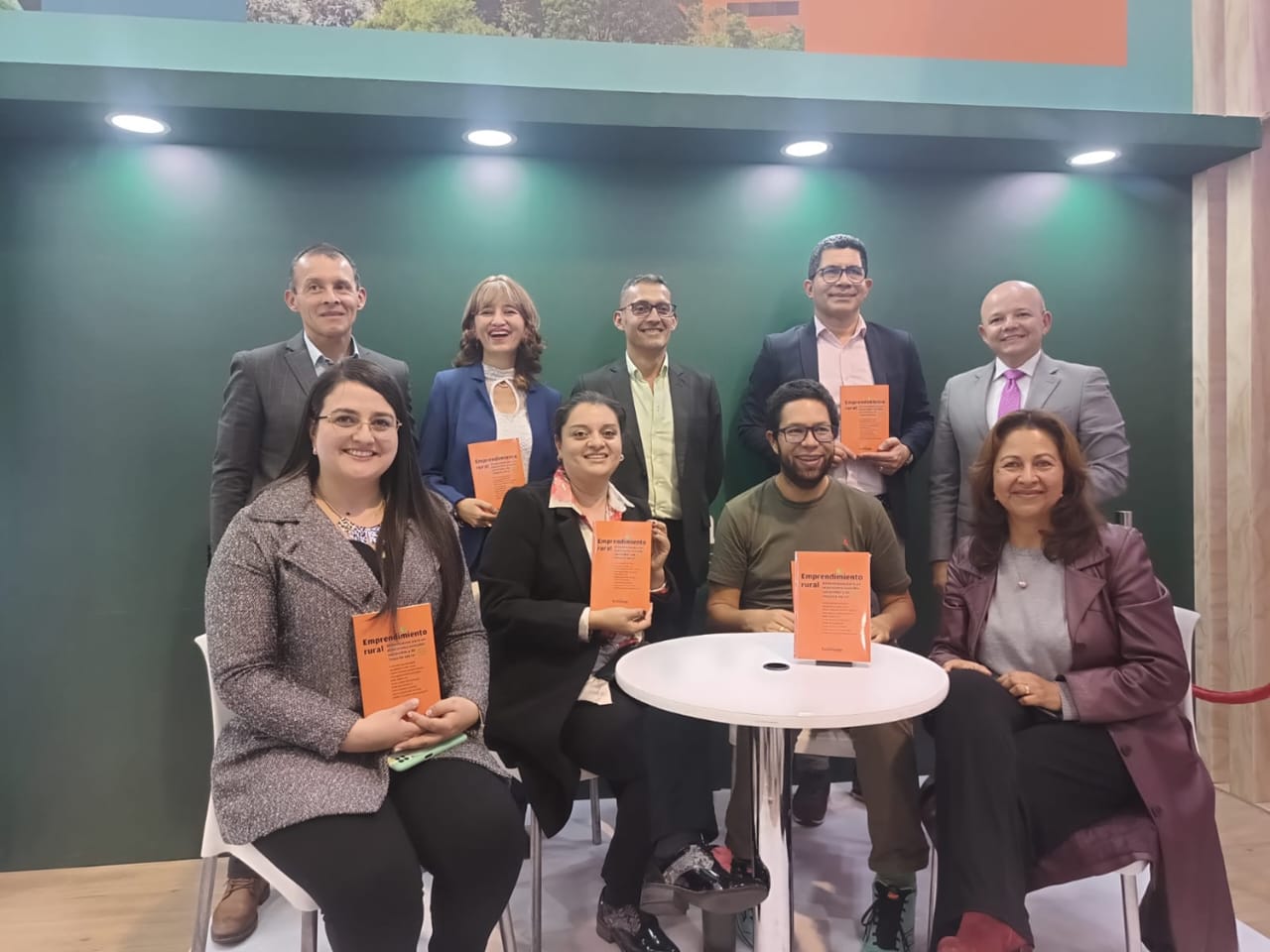 UNIAGRARIA presenta el libro “Emprendimiento Rural Dimensiones para un Ecosistema Rentable, Sostenible y de Impacto Social” en la FilBo 2024