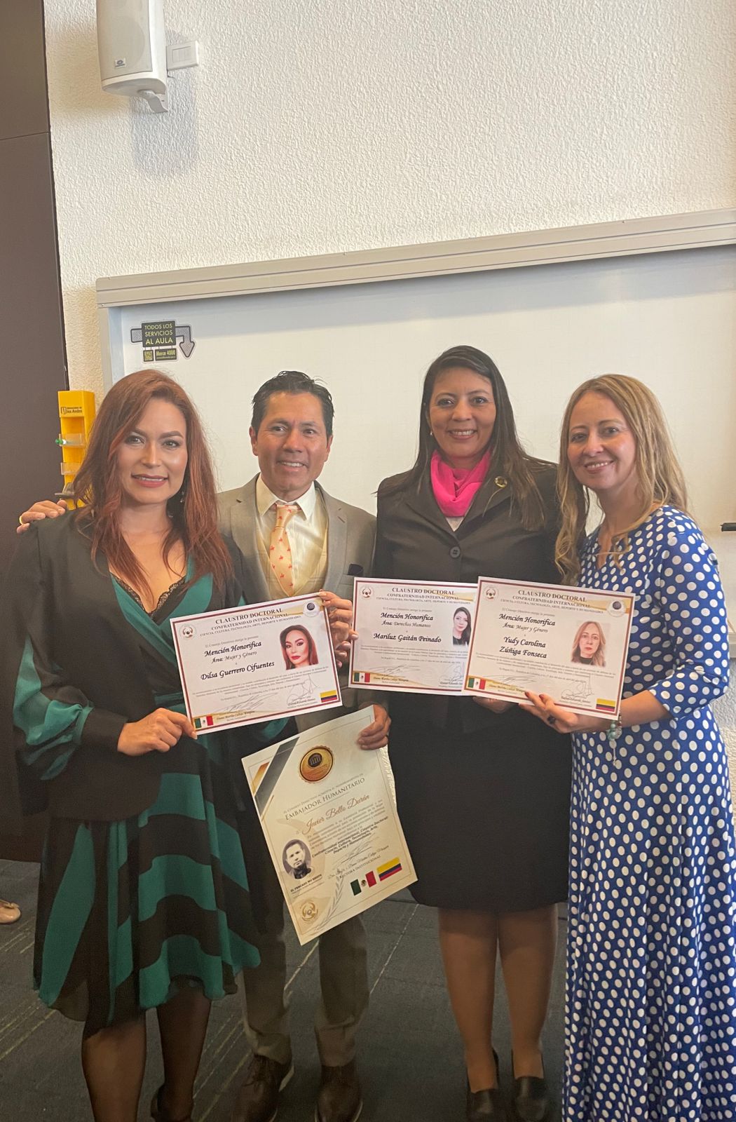 Reconocimiento a líderes destacados en el Edificio Julio Mario Santo Domingo de la Universidad de Los Andes