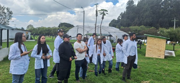 Estudiantes de Ingeniería Ambiental de UNIAGRARIA se sumergen en el Taller Vivencial “EcoCiem” en el CIDT “Pinares de Tenjo”