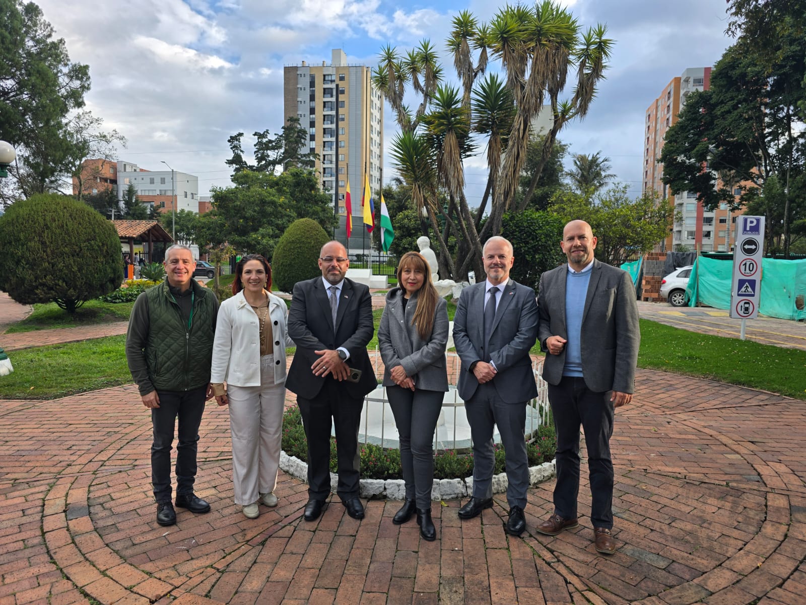 UNIAGRARIA fortalece lazos internacionales con la visita de representantes de Florida Global University
