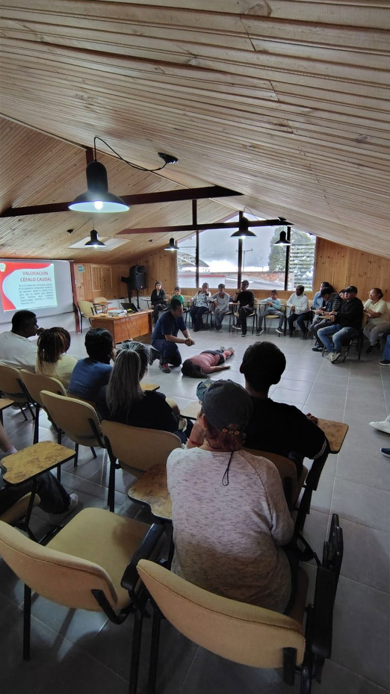 Comunidad se capacita en Primeros Auxilios en el CDR Anolaima