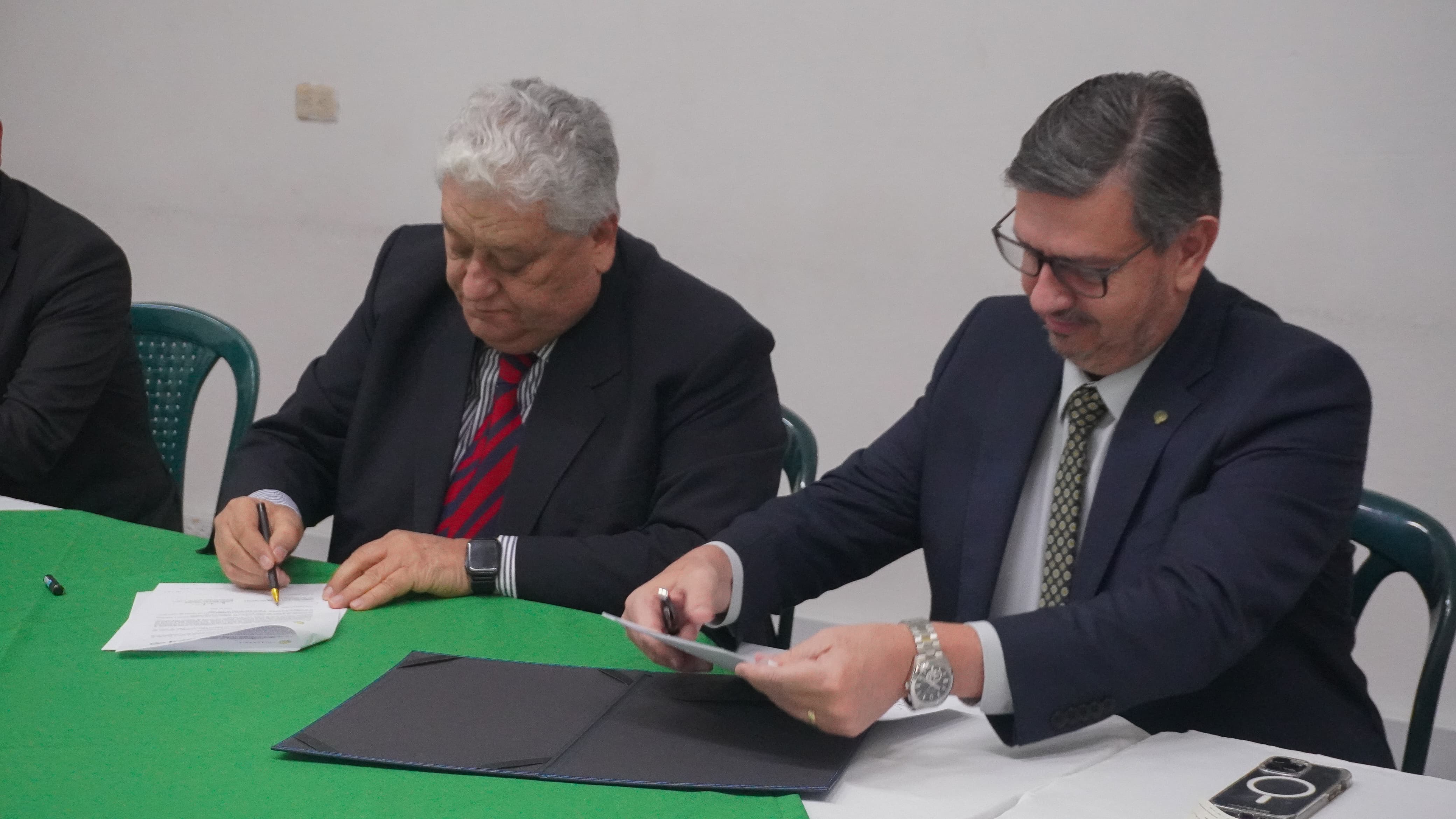 UNIAGRARIA e IICA firman acuerdo para impulsar el desarrollo rural en Colombia