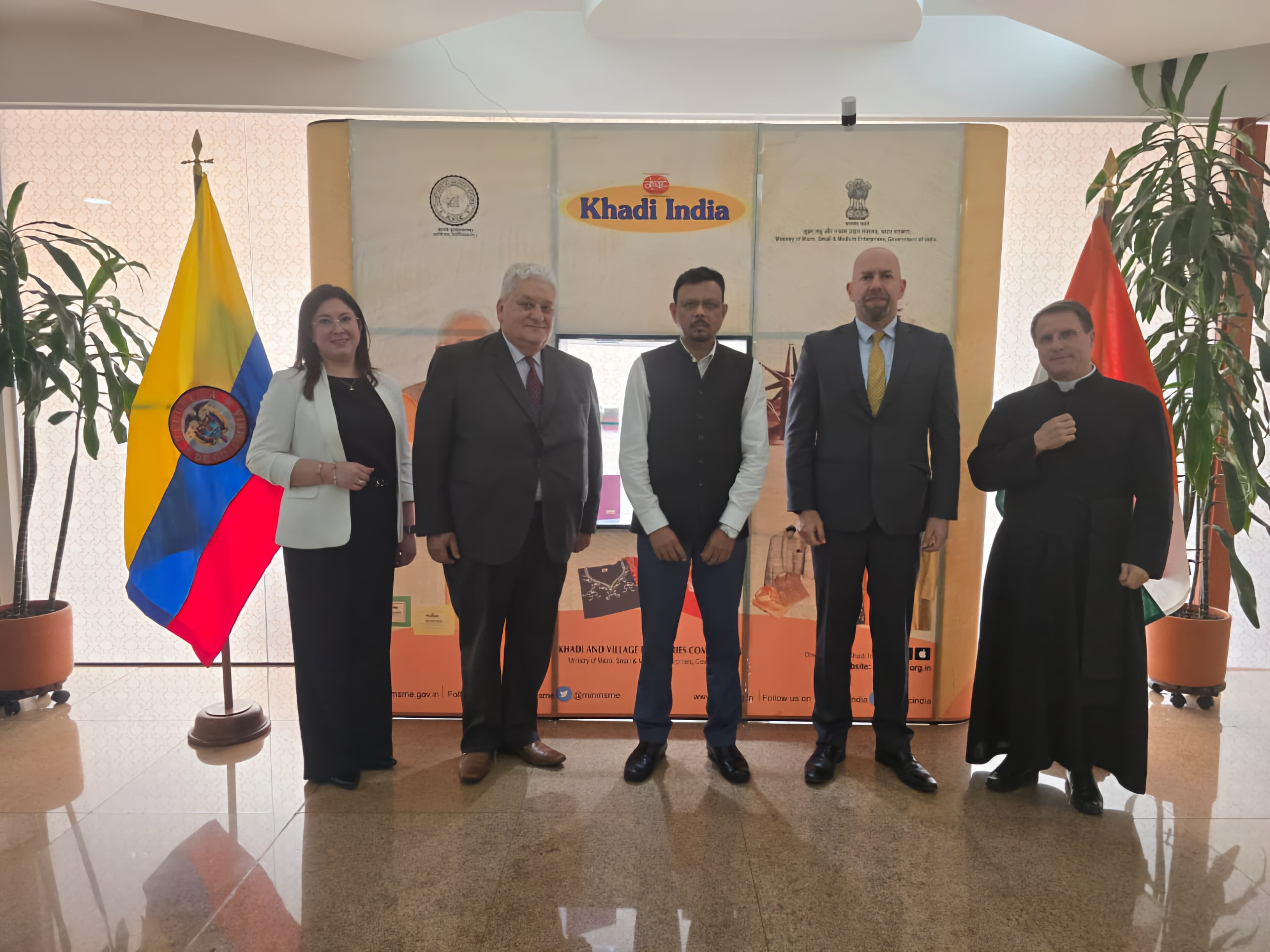UNIAGRARIA fortalece lazos con la Embajada de la India
