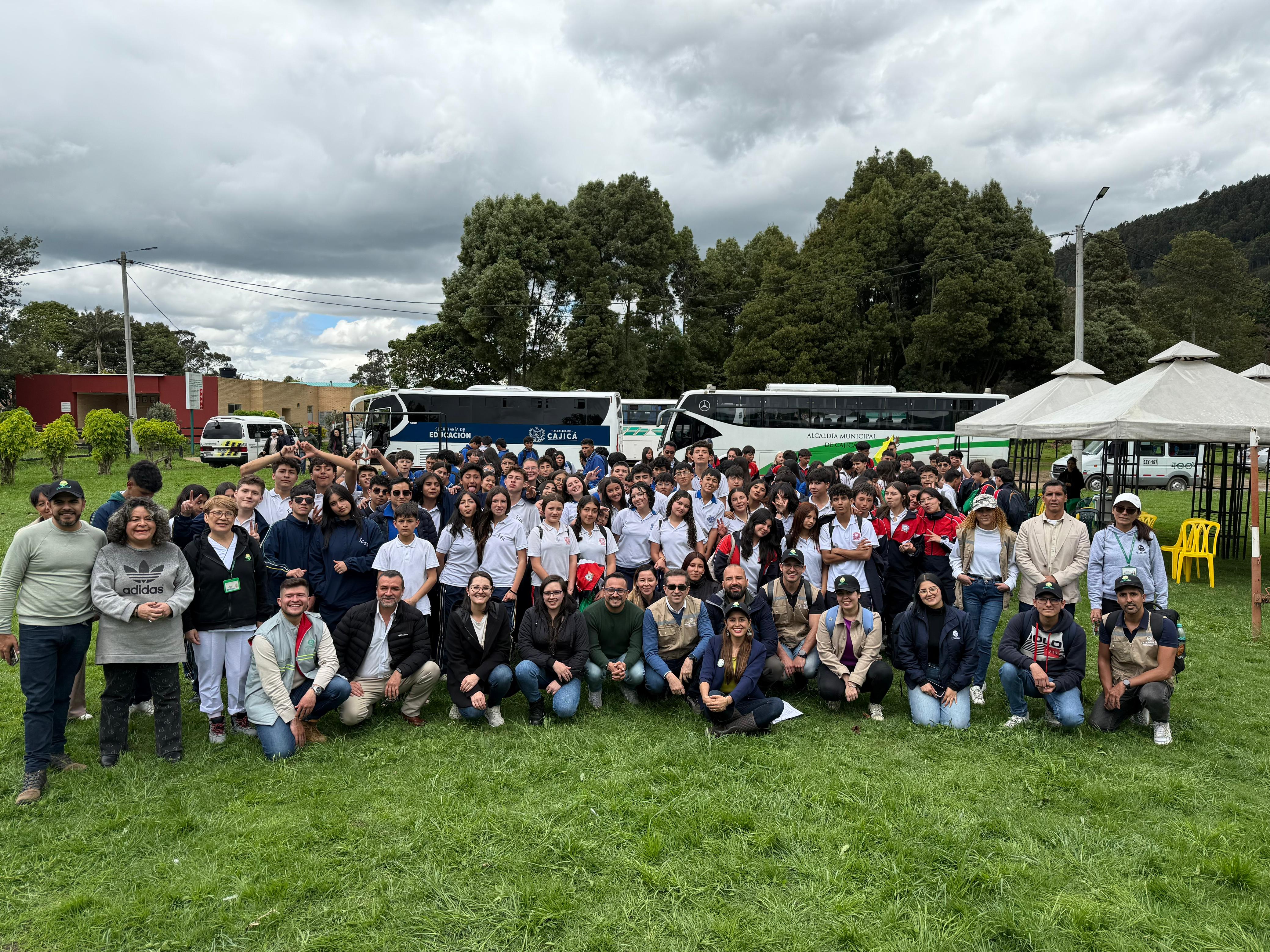 UNIAGRARIA e IICA inauguran el programa AgriSTEAM 2025 para transformar la educación agroalimentaria en jóvenes de Colombia