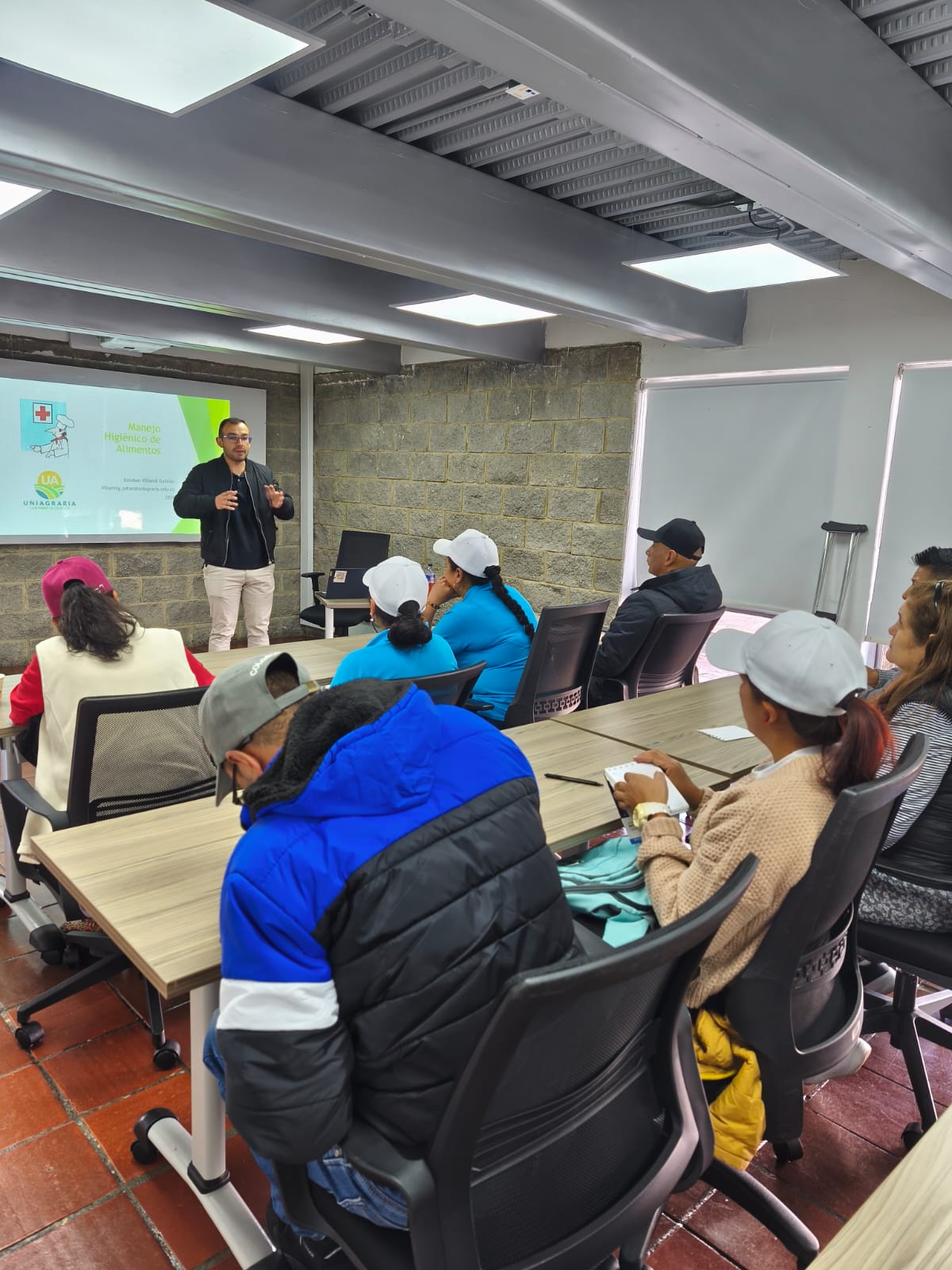 UNIAGRARIA capacita a asociaciones de FEDEPAPA en manejo higiénico de alimentos