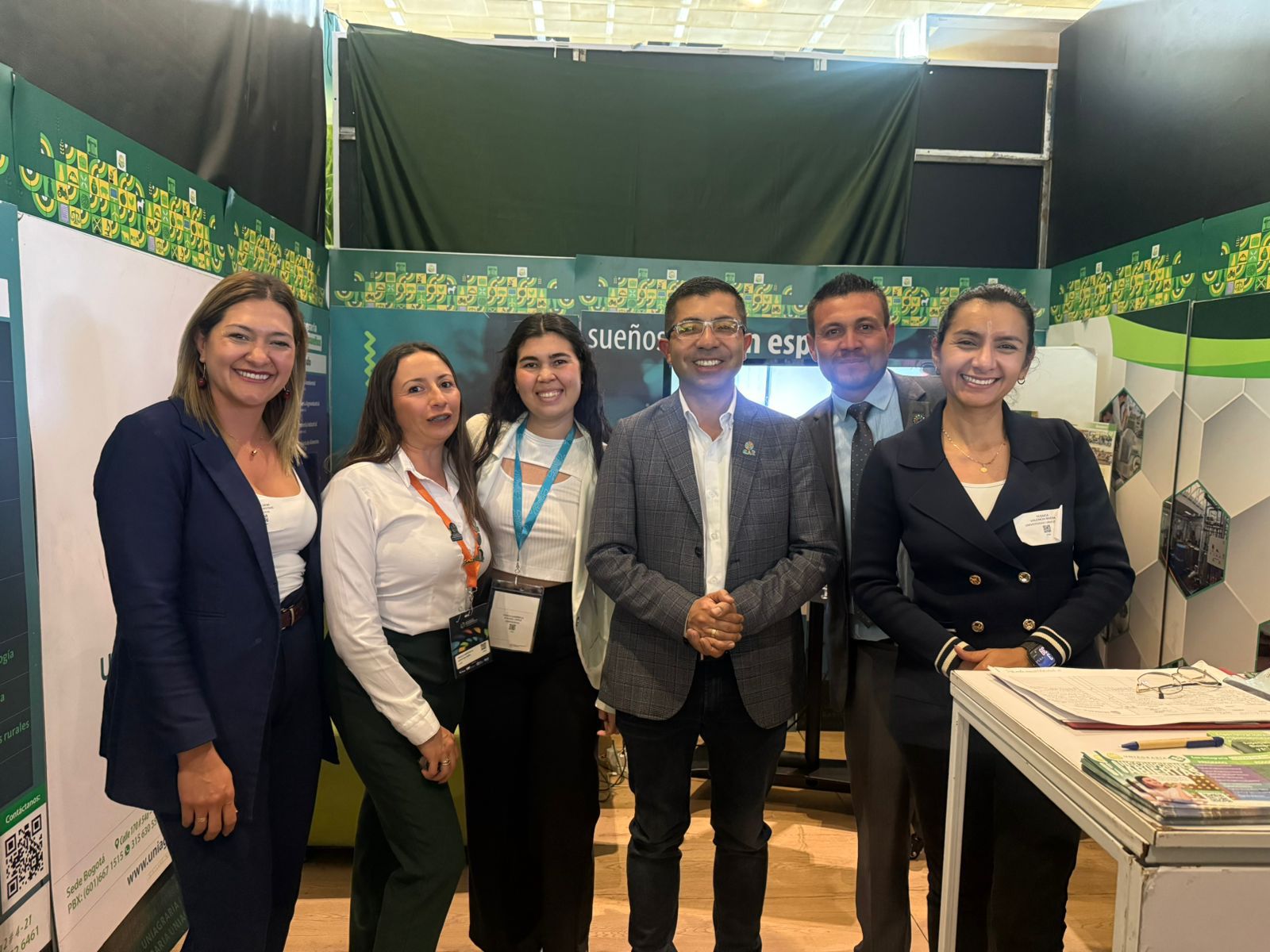 El Semillero de Ingeniería Ambiental representó a UNIAGRARIA en la Cumbre Internacional de Sostenibilidad e Innovación Ambiental