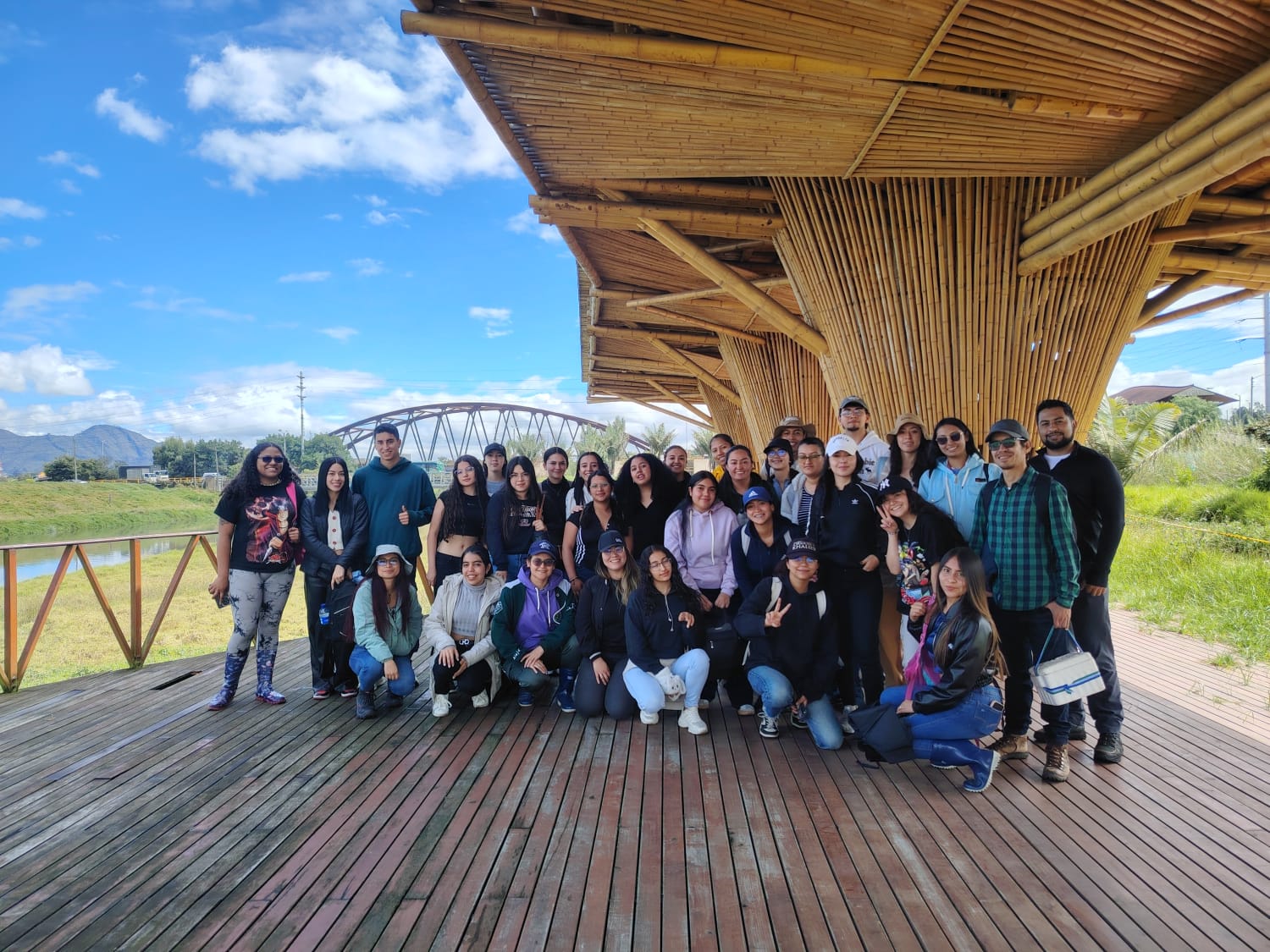 Ingeniería Ambiental en acción: un recorrido formativo por el Río Bogotá